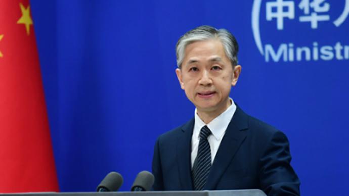 4月30日,外交部发言人汪文斌主持例行记者会.