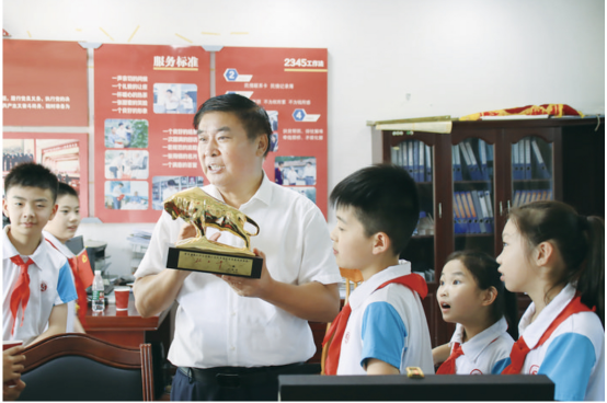 
浙江大学妇产科医院黄牛代挂号电话票贩子号贩子网上预约挂号,住院检查加快,奋发有为，让红领巾更鲜艳