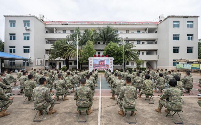 
上海精神卫生中心黄牛代挂号电话票贩子号贩子网上预约挂号,住院检查加快,为如期实现建军一百年奋斗目标砥砺奋进——全军官兵认真收听收看党的二十大开幕会并展开学习讨论