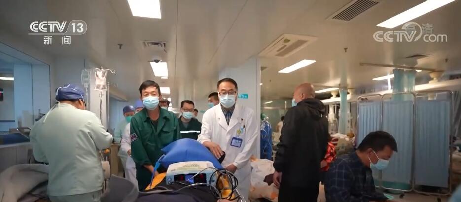 
重庆儿童医院黄牛代挂号电话票贩子号贩子网上预约挂号,住院检查加快,国庆假期·在岗位 | 践行医者仁心 守护百姓健康
