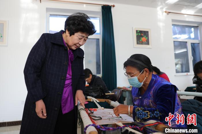 
长沙各大医院黄牛代挂号电话票贩子号贩子网上预约挂号,住院检查加快,【十年@每一个奋斗的你】蒙古族刺绣匠人：传统技艺开启“指尖幸福”生活