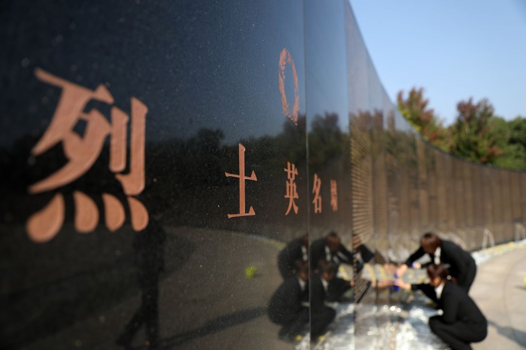 
上海肿瘤医院黄牛代挂号电话票贩子号贩子网上预约挂号,住院检查加快,72年了，我们永远铭记！