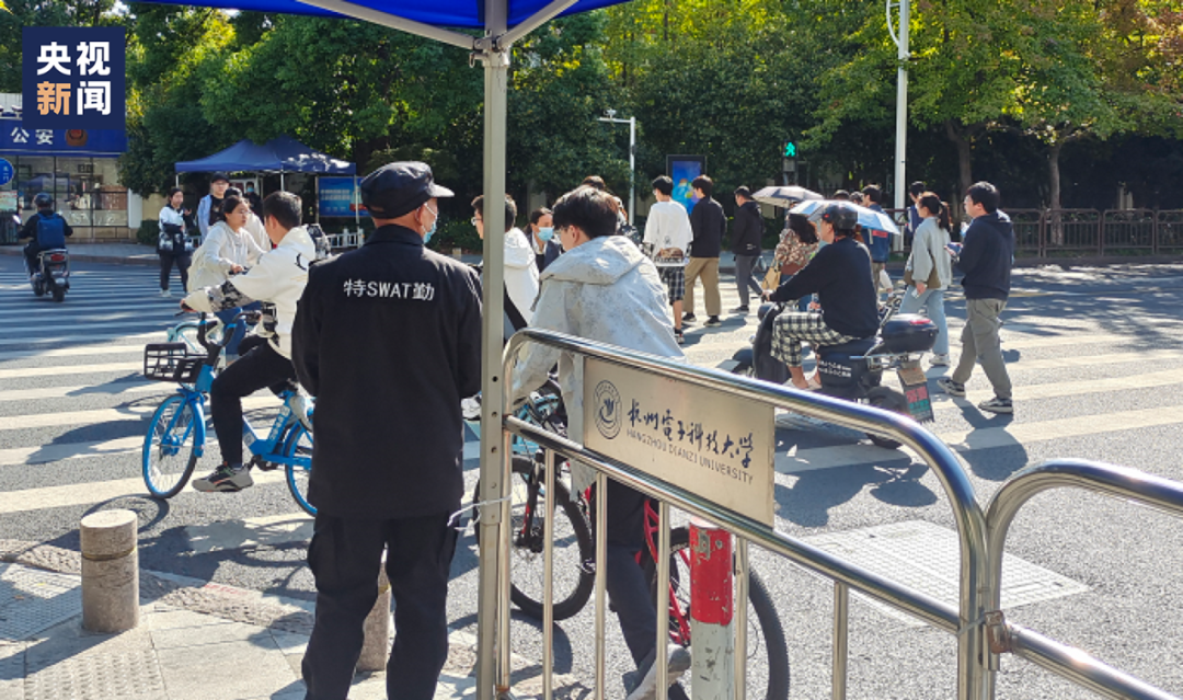 
南京鼓楼医院黄牛代挂号电话票贩子号贩子网上预约挂号,住院检查加快,他不愿透露名字，17年来默默做着这件事……