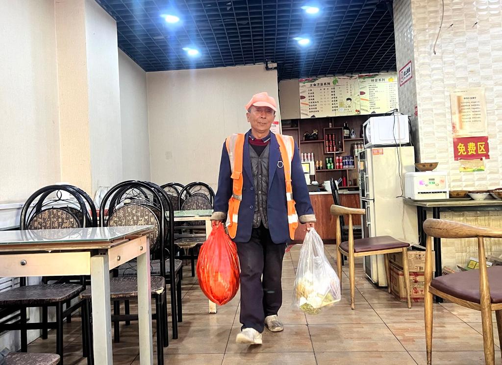 
广东省人民医院黄牛代挂号电话票贩子号贩子网上预约挂号,住院检查加快,新华全媒+|一碗面的温暖