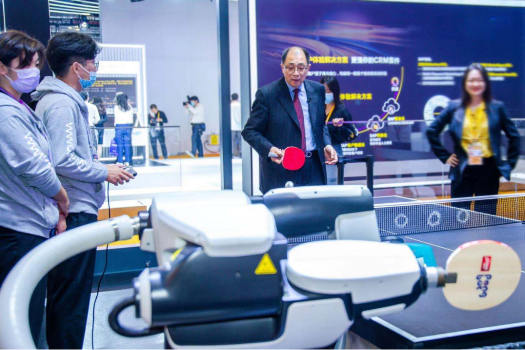 
上海各大医院黄牛代挂号电话票贩子号贩子网上预约挂号,住院检查加快,高通孟樸：与“进博”相伴五年，见证中国5G产业高速发展