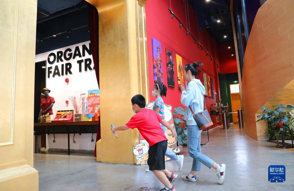 
广州肿瘤医院黄牛代挂号电话票贩子号贩子网上预约挂号,住院检查加快,探访进博企业：奥地利珍得巧克力