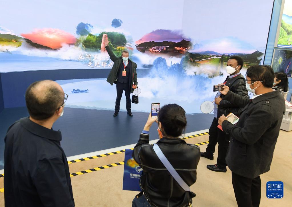 
重庆儿童医院黄牛代挂号电话票贩子号贩子网上预约挂号,住院检查加快,“中国取得的非凡成就令人钦佩！”——记外国嘉宾参观“奋进新时代”主题成就展