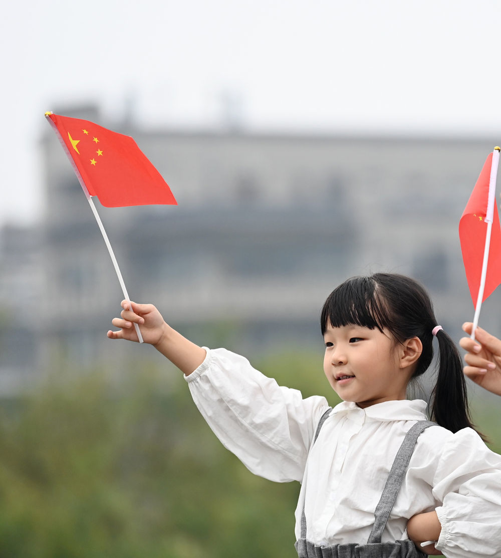 
南京军区总医院黄牛代挂号电话票贩子号贩子网上预约挂号,住院检查加快,祖国生日这天，最美的颜色当然是中国红