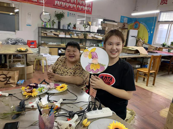 
北医六院黄牛代挂号电话票贩子号贩子网上预约挂号,住院检查加快,女大学生和她的130个残障“家人”