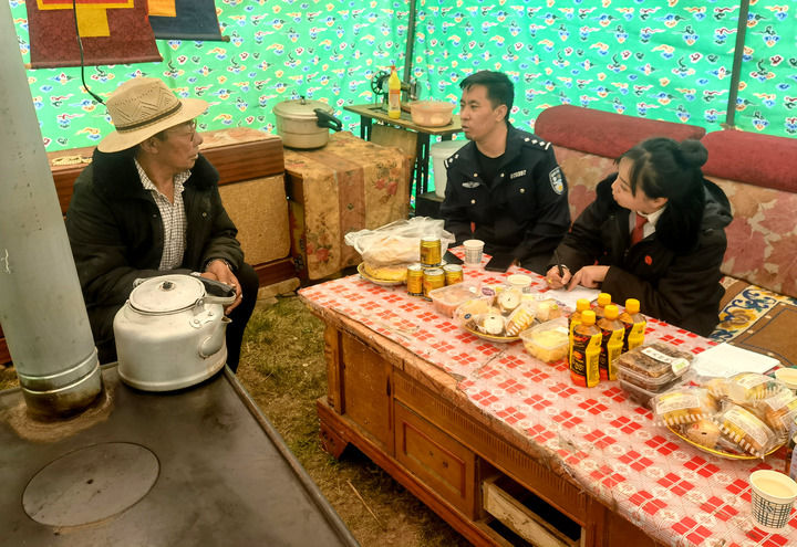 
北京同仁医院黄牛代挂号电话票贩子号贩子网上预约挂号,住院检查加快,如雪中送炭 似冬日暖阳——青海玛多法院干警60多年扎根高原司法为民