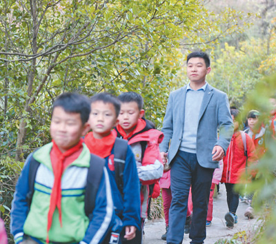 
北医三院黄牛代挂号电话票贩子号贩子网上预约挂号,住院检查加快,一心教书 接力守护（追梦路上）