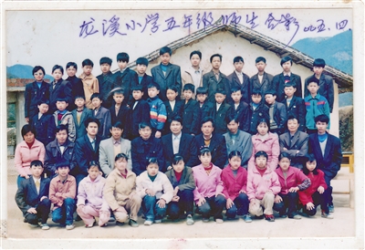 
北医三院黄牛代挂号电话票贩子号贩子网上预约挂号,住院检查加快,一心教书 接力守护（追梦路上）