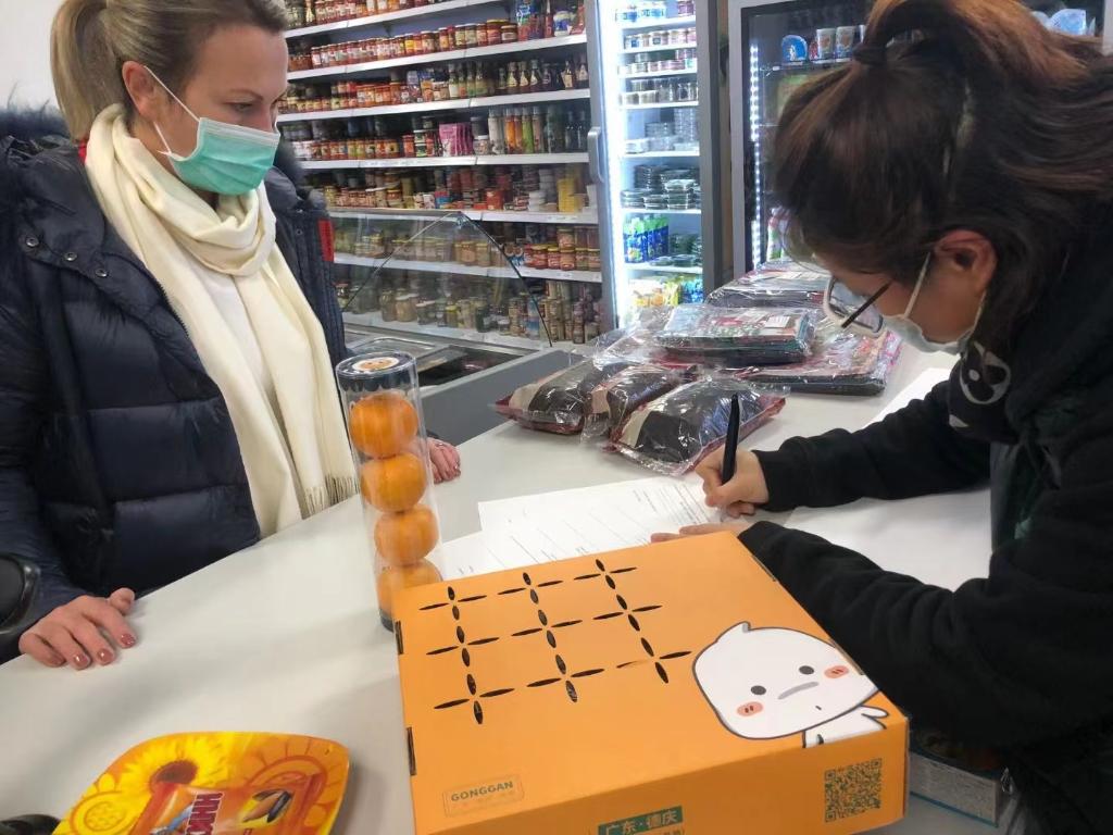 
中山二院黄牛代挂号电话票贩子号贩子网上预约挂号,住院检查加快,这个会弹钢琴的女孩，选择回村种果树