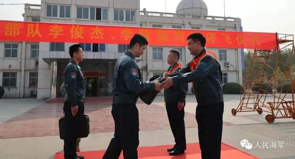 
天津各大医院黄牛代挂号电话票贩子号贩子网上预约挂号,住院检查加快,这2名特级飞行员，光荣停飞！