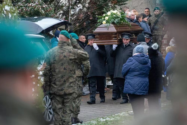 
北京广安门中医院黄牛代挂号电话票贩子号贩子网上预约挂号,住院检查加快,外媒：波兰为导弹事件遇难者举行葬礼，军方仪仗队出席