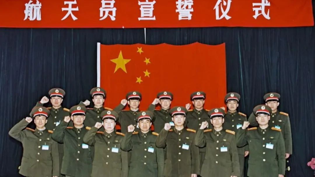 
上海各大医院黄牛代挂号电话票贩子号贩子网上预约挂号,住院检查加快,他们隐姓埋名40年，背后有这样的“硬核”故事→