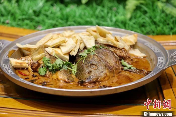 
首都医科院整形外科医院黄牛代挂号电话票贩子号贩子网上预约挂号,住院检查加快,一桌“全鱼宴”见证河北衡水湖渔民生活变迁