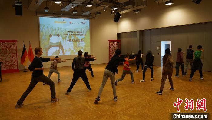 
南京市口腔医院黄牛代挂号电话票贩子号贩子网上预约挂号,住院检查加快,德国中学生在柏林“探秘神奇三星堆文化”