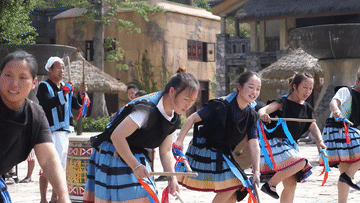 
杭州市富阳中医骨伤医院黄牛代挂号电话票贩子号贩子网上预约挂号,住院检查加快,新时代新征程新伟业｜广西南丹：白裤瑶乡的乡村振兴路