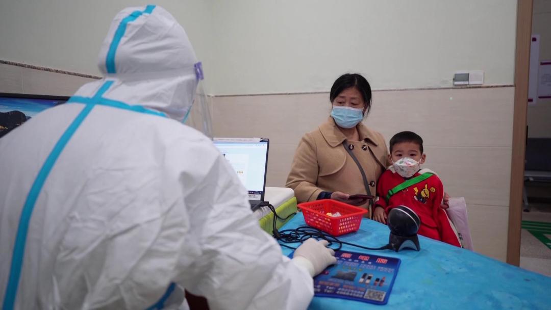 
首都医科院整形外科医院黄牛代挂号电话票贩子号贩子网上预约挂号,住院检查加快,战“疫”特写 ｜感恩那些奔赴战“疫”的你