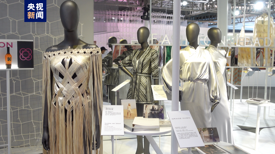 
北京积水潭医院黄牛代挂号电话票贩子号贩子网上预约挂号,住院检查加快,第五届进博会上海馆登陆“四叶草”中央广场 精彩抢先看→