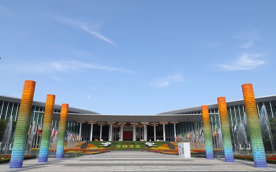 
南京金陵医院黄牛代挂号电话票贩子号贩子网上预约挂号,住院检查加快,大马士革玫瑰的5年“进博缘”