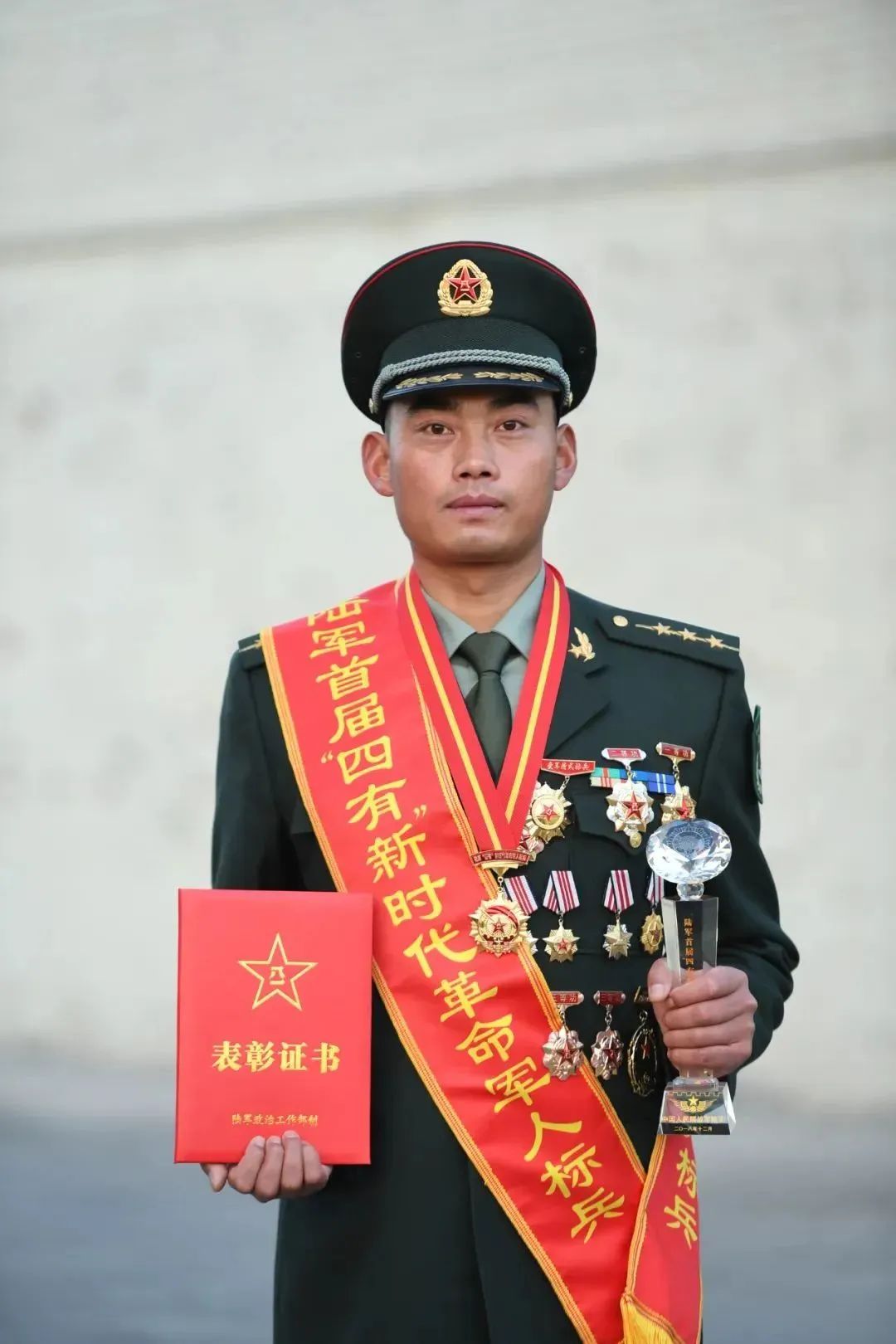 
中国中医科学院望京医院黄牛代挂号电话票贩子号贩子网上预约挂号,住院检查加快,这位特战营长，“看眼神就知道是高手”！