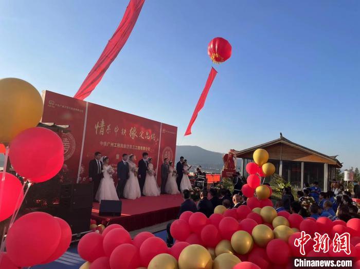 
南京眼科医院黄牛代挂号电话票贩子号贩子网上预约挂号,住院检查加快,在建高速公路上的集体婚礼：工地虽艰苦，真爱未缺席