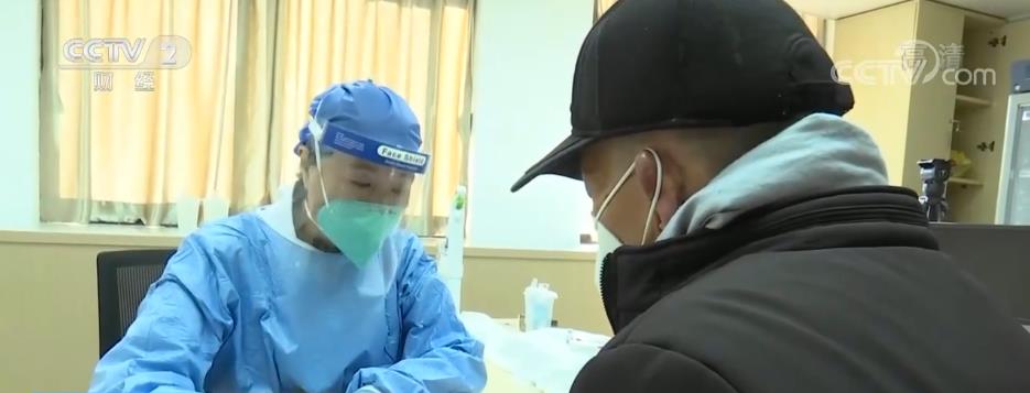 
长春吉大一院黄牛代挂号电话票贩子号贩子网上预约挂号,住院检查加快,有基础病的老年人要不要接种疫苗？钟南山院士回应