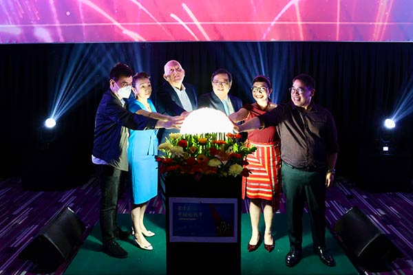 
江苏省中西医结合医院黄牛代挂号电话票贩子号贩子网上预约挂号,住院检查加快,菲律宾中国电影节开幕