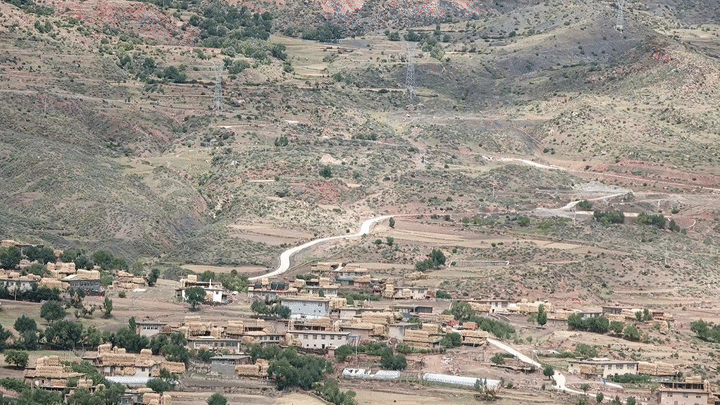 西安各大医院黄牛代挂号电话票贩子号贩子网上预约挂号,住院检查加快,追光|除了赚钱养家,山里的爸爸们还能修足球场