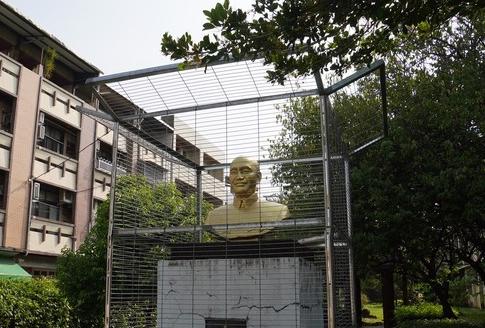 
北京空军总医院黄牛代挂号电话票贩子号贩子网上预约挂号,住院检查加快,民进党当局撒钱推动“去蒋化”，台媒：已拍板约1100万元拆除预算