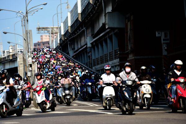 
南京市中医院黄牛代挂号电话票贩子号贩子网上预约挂号,住院检查加快,台媒文章：台“交通地狱”恶名难洗刷