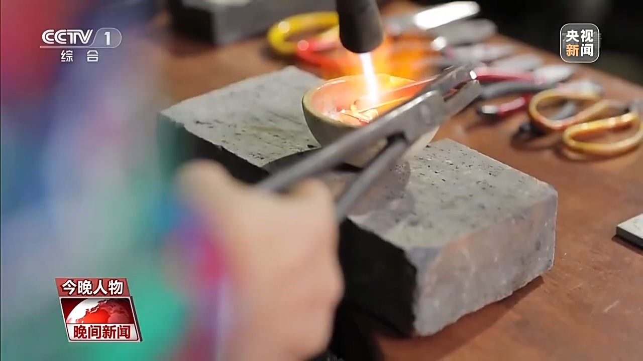 
长春吉大二院黄牛代挂号电话票贩子号贩子网上预约挂号,住院检查加快,青春匠心丨潘雪：苗家女儿的银饰情