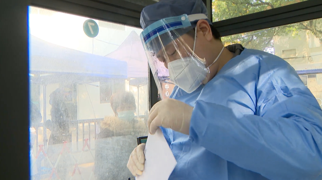 
江苏省第二中医院黄牛代挂号电话票贩子号贩子网上预约挂号,住院检查加快,核酸采样点变身“发热诊疗站”，这个操作让网友点赞！