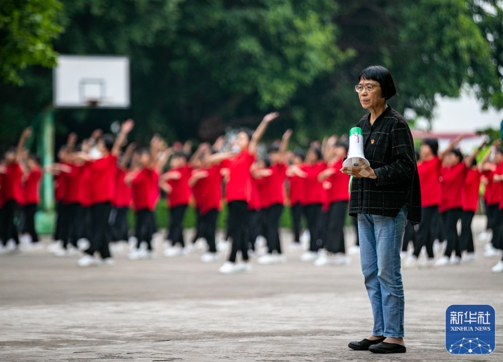 
杭州各大医院黄牛代挂号电话票贩子号贩子网上预约挂号,住院检查加快,张桂梅老师的新年来信：即便暂时迷茫，也要努力发光