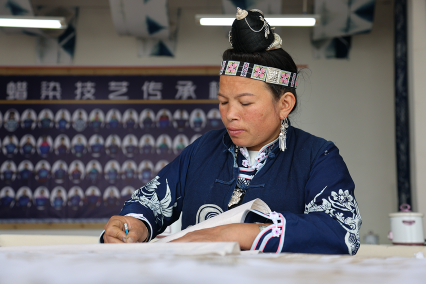 
代挂姜玉武的号黄牛代挂号电话票贩子号贩子网上预约挂号,住院检查加快,靛蓝色的传承：非遗手艺让她们走得更远