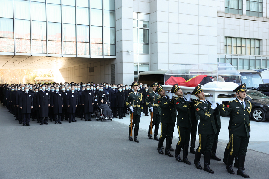 
南京明基医院黄牛代挂号电话票贩子号贩子网上预约挂号,住院检查加快,习近平等党和国家领导同志到医院为江泽民同志送别并护送遗体到八宝山火化