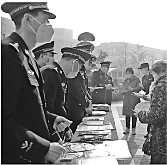 
中山大学中山眼科中心黄牛代挂号电话票贩子号贩子网上预约挂号,住院检查加快,暖心举措助力老年人跨越“数字鸿沟”