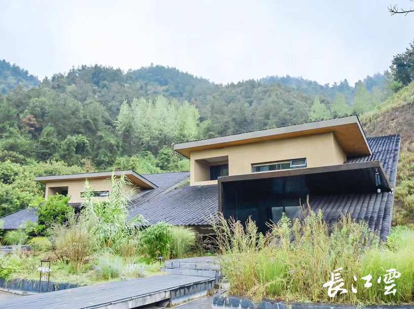 
北京北大口腔医院挂号黄牛电话,住院检查加快【稳中求进@高质量发展】武当山精品民宿走红，网友：仙气十足