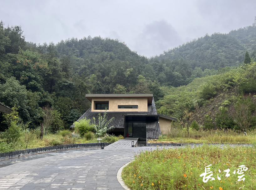 
北京北大口腔医院挂号黄牛电话,住院检查加快【稳中求进@高质量发展】武当山精品民宿走红，网友：仙气十足