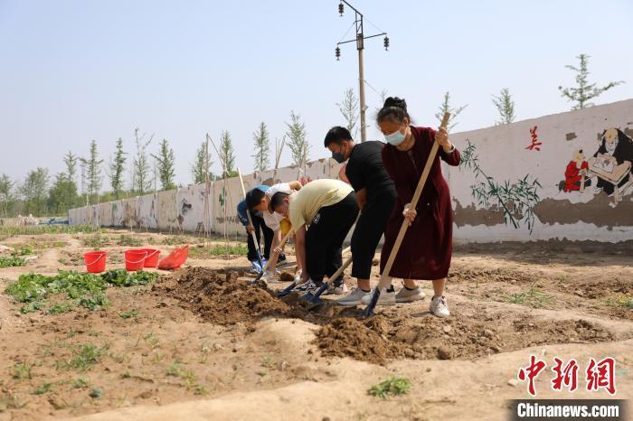 
南京眼科医院黄牛票贩子代挂号,住院检查加快劳动课写入新学期课表！教什么？在哪上？