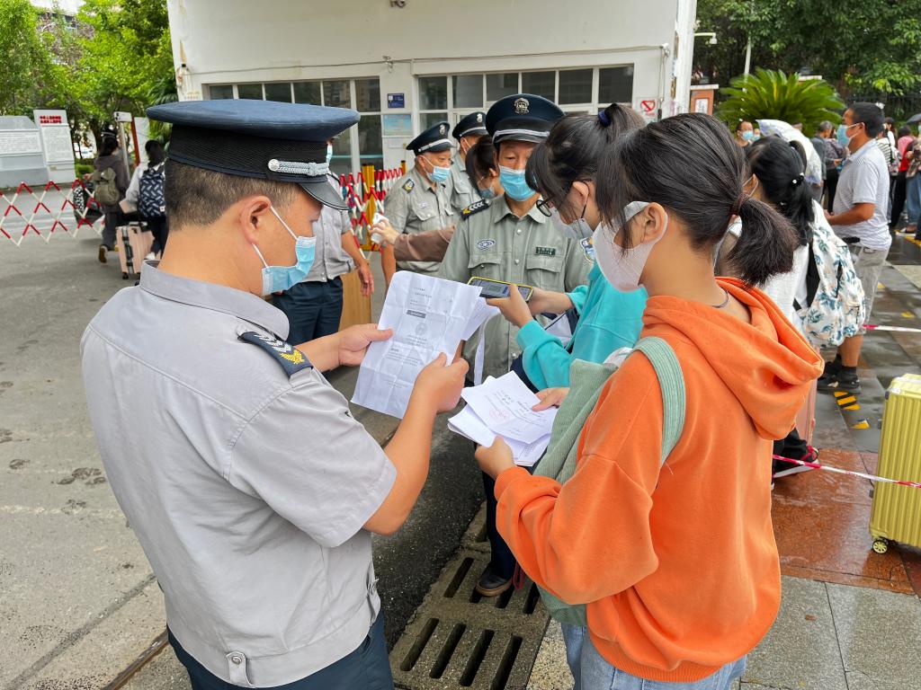 
南京儿童医院黄牛挂号,住院检查加快新华全媒+丨准备好了 各地做足“功课”迎开学