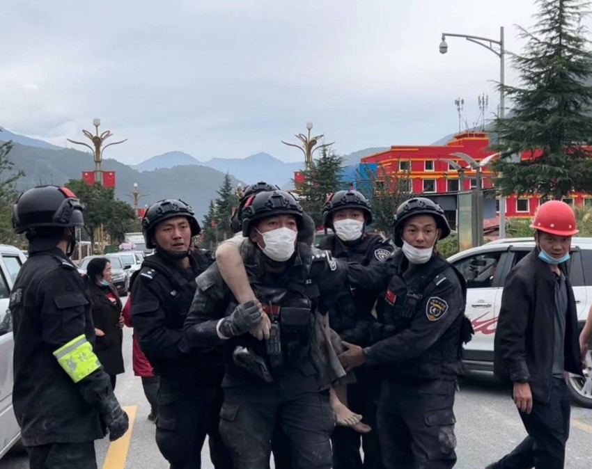 
中国中医科学院望京医院挂号黄牛,住院检查加快四川泸定地震救援24小时：争分夺秒救人！全力以赴抢险！