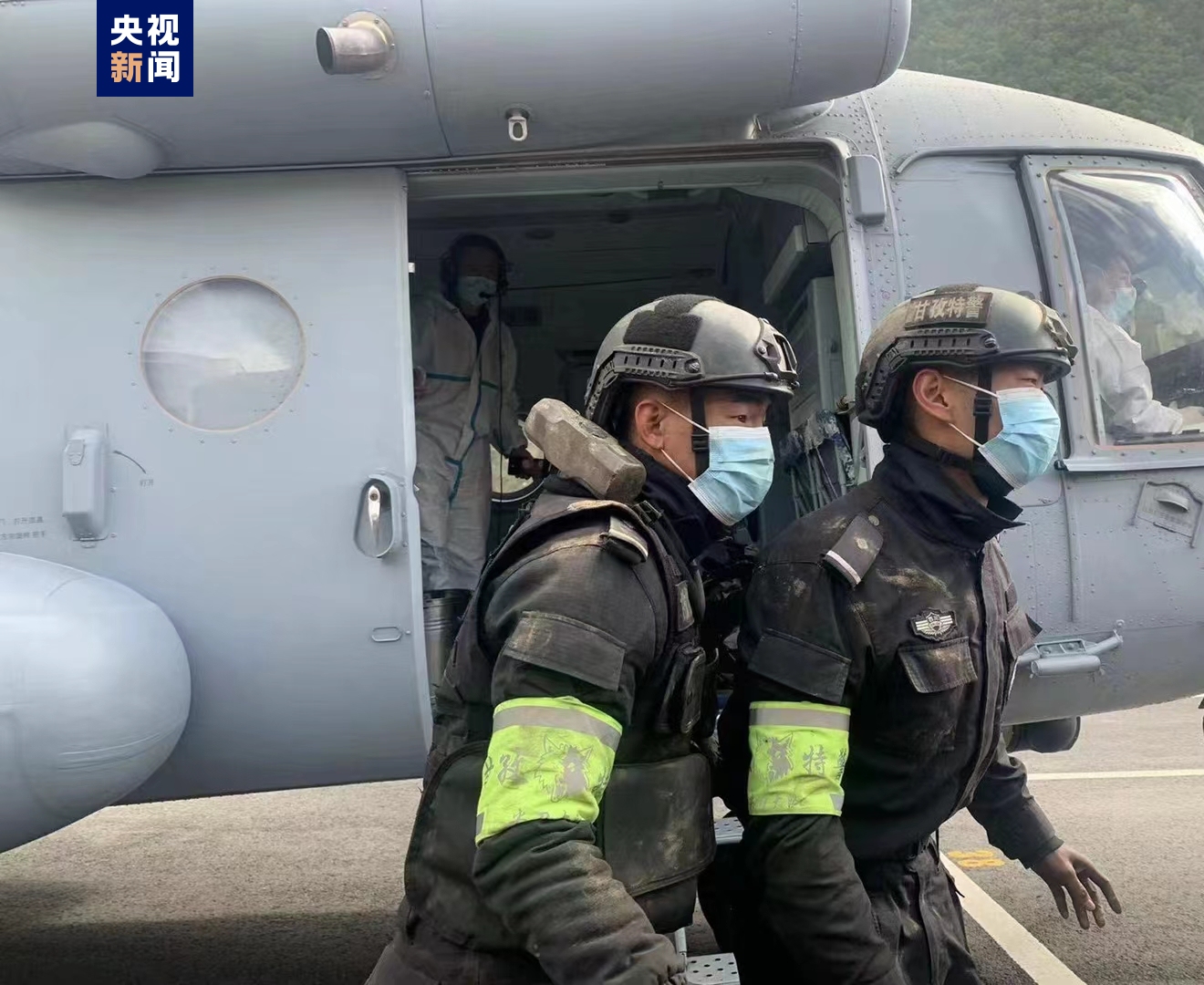 
广州中山眼科医院挂号黄牛,住院检查加快曾在地震救援中失联的甘孜24名特警平安归建