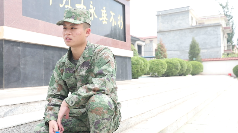 
中国医学科学院北京协和医院黄牛代挂号电话票贩子号贩子网上预约挂号,住院检查加快,肖思远的母亲再送儿子入伍，这一幕令人泪目……