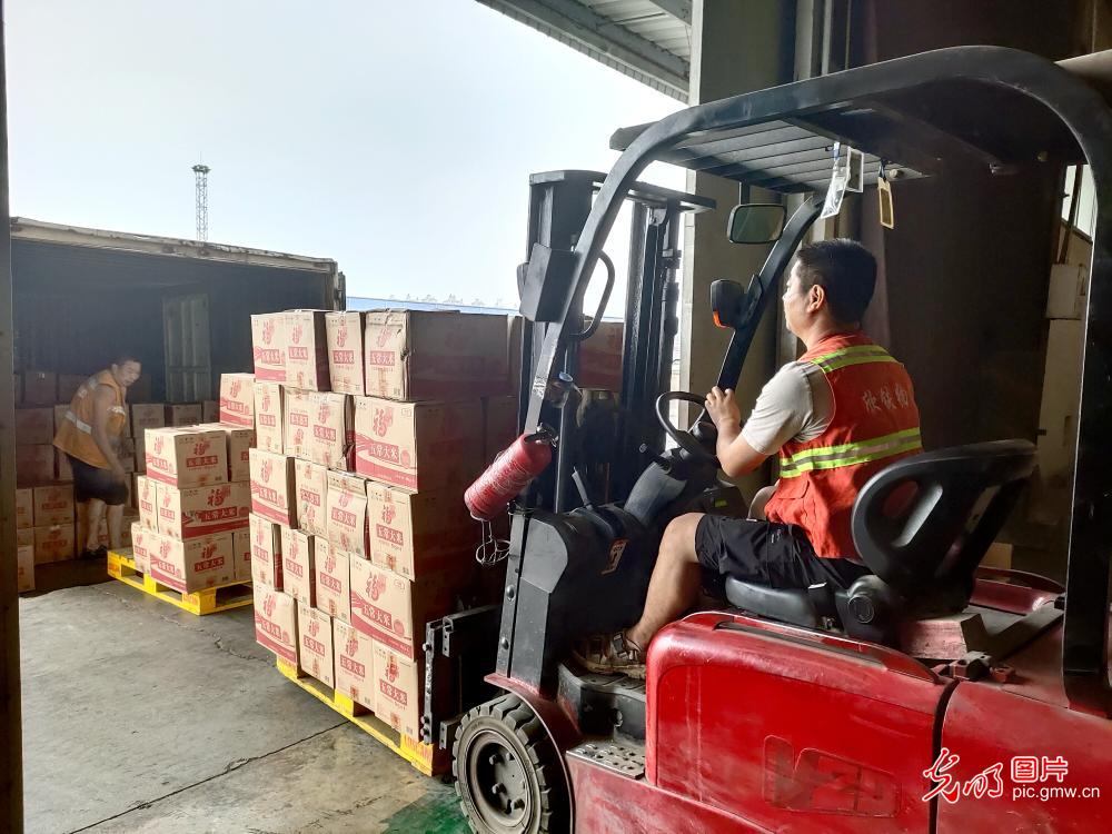 
上海瑞金医院黄牛电话,住院检查加快四川成都：开辟“绿色通道” 保障民生物资运输畅通