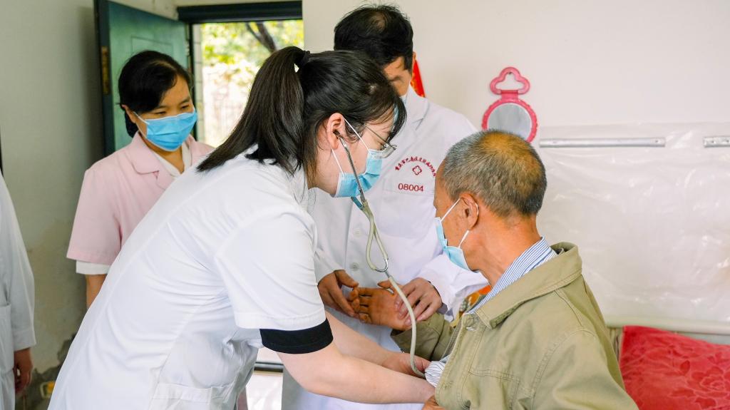 
首都医科大学附属北京同仁医院黄牛代挂号电话票贩子号贩子网上预约挂号,住院检查加快,奋斗者·正青春丨医者蒋朝辉：坚守在麻风病防治一线