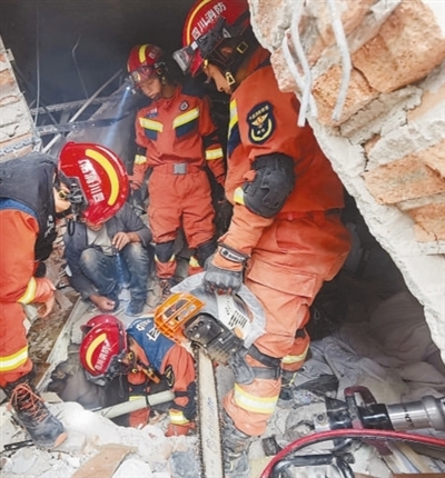 
北京北大口腔医院挂号黄牛,住院检查加快四川泸定地震救灾工作争分夺秒展开