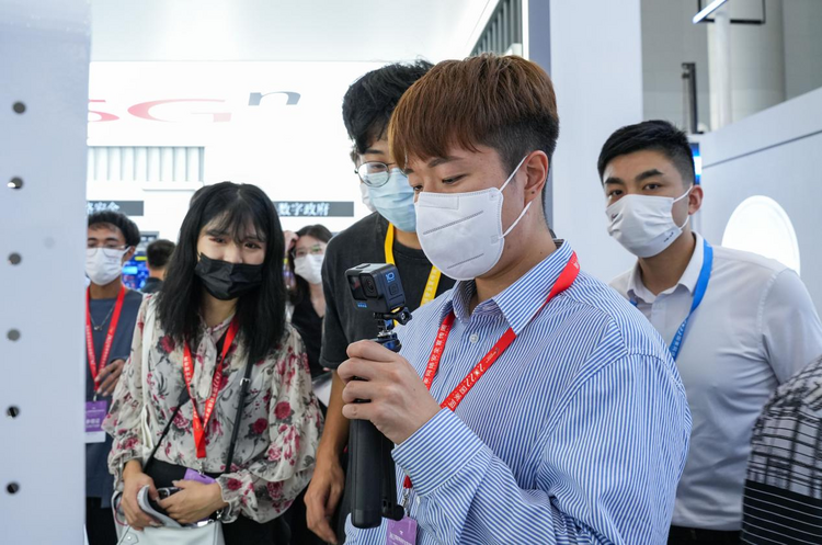 
空军特色医学中心黄牛代挂号,住院检查加快【2022打卡中国】在安徽遇见未来 外国网红博主打卡2022年国家网络安全宣传周